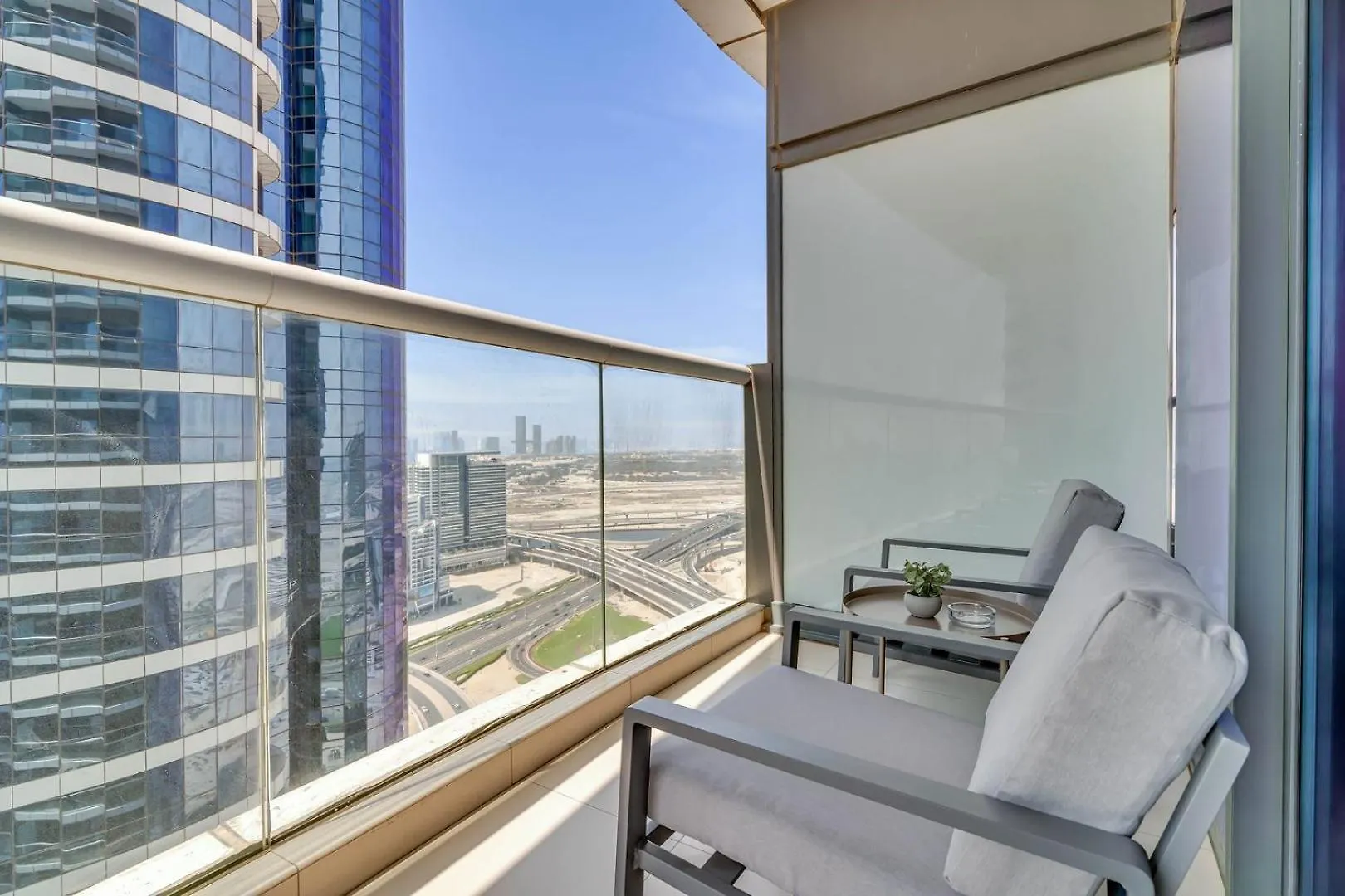 Guestready - Stylish Home In Business Bay Dubai